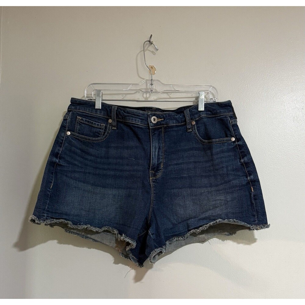 Torrid Womens Size 14 Shorts Denim Stretch Jean Frayed Distressed Medium Wash